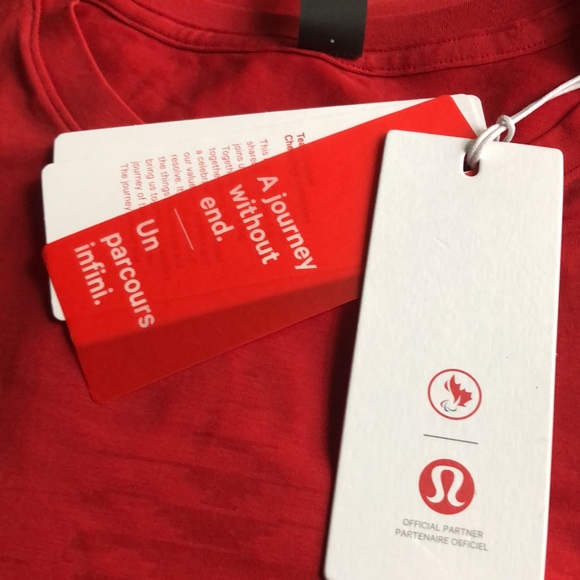 lululemon (12) Team Canada Love Crewneck T-Shirt curved hem - Picture 6 of 15